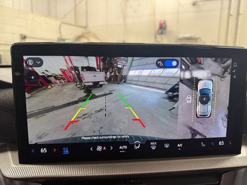 Used 2025 Ford Explorer ST image 37