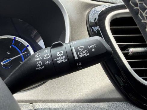 Used 2022 Chrysler Pacifica Touring-L FWD image 26
