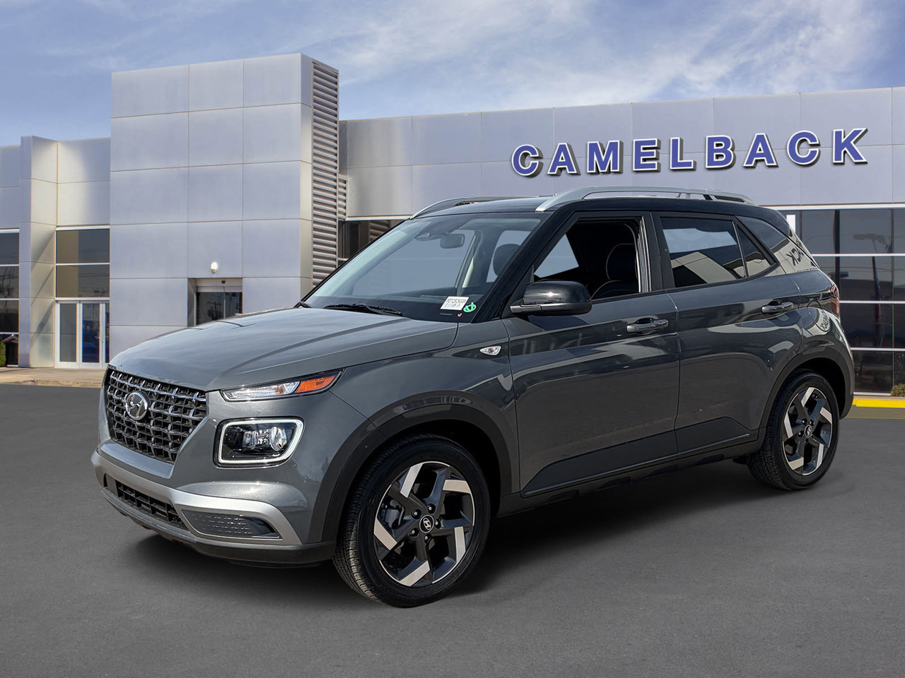 Used 2025 Hyundai Venue Limited FWD image 2