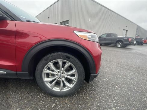 Used 2023 Ford Explorer XLT w/ Equipment Group 202A image 22