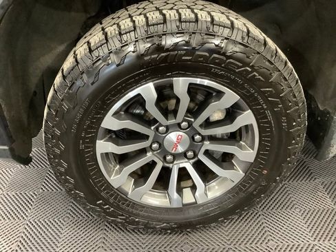 Used 2023 GMC Sierra 1500 AT4 w/ Technology Package AWD/4WD image 2