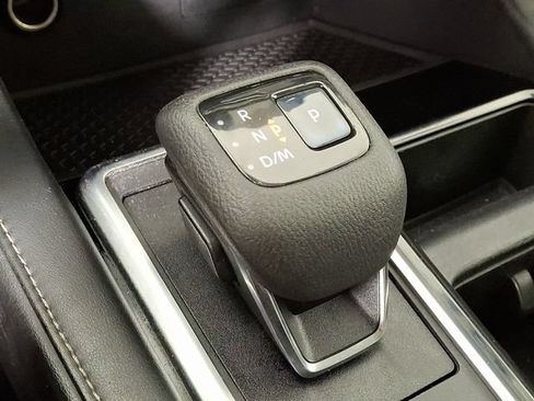 Used 2022 Nissan Pathfinder SV AWD/4WD image 17