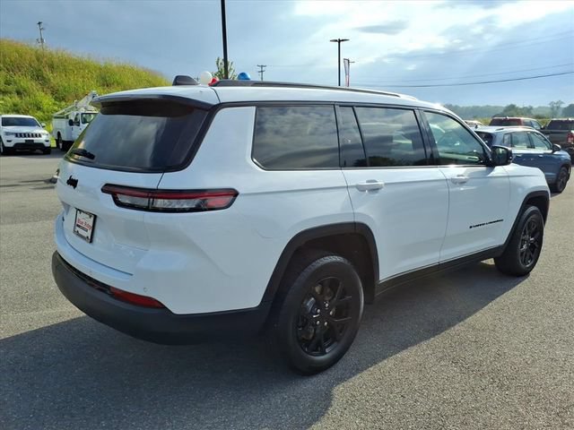 Used 2025 Jeep Grand Cherokee L Altitude AWD/4WD image 5