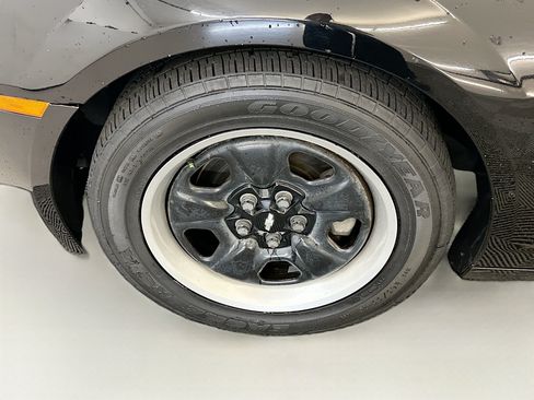 Used 2013 Chevrolet Camaro LS RWD image 11