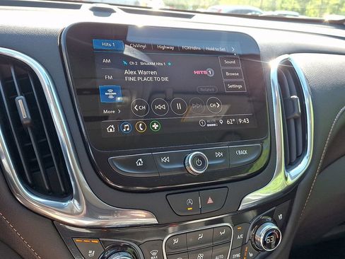 Used 2023 Chevrolet Equinox Premier AWD/4WD image 22