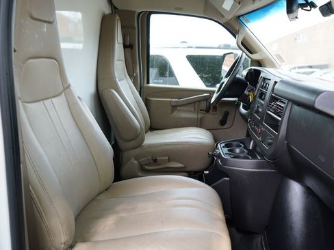 Used 2019 Chevrolet Express 3500 w/ Driver Convenience Package RWD image 18