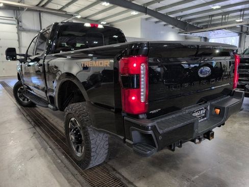 Used 2023 Ford F250 Lariat w/ Lariat Ultimate Package AWD/4WD image 4