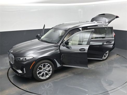 Used 2022 BMW X7 xDrive40i w/ Executive Package image 65