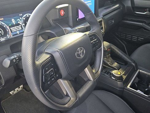 Used 2024 Toyota Tacoma TRD Sport image 18