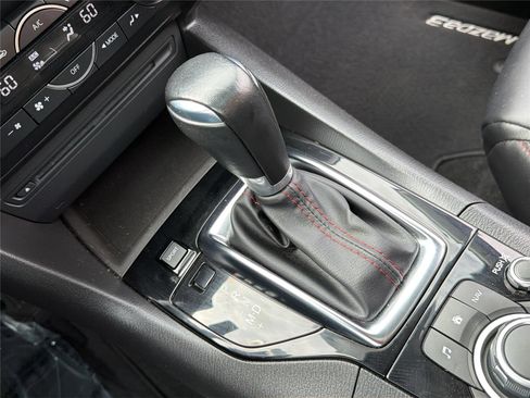 Used 2016 MAZDA MAZDA3 s Touring FWD image 16