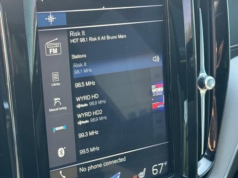 Used 2020 Volvo XC60 T5 R-Design image 23