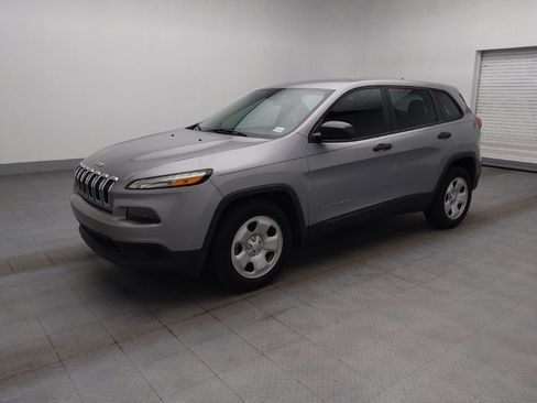 Used 2014 Jeep Cherokee Sport w/ Trailer Tow Group FWD image 2