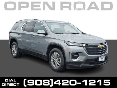 Used 2023 Chevrolet Traverse LT AWD/4WD image 1