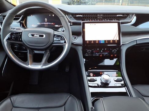 Used 2024 Jeep Grand Cherokee Overland w/ Trailer Tow Package image 15