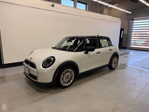 New 2026 MINI Cooper S image 1