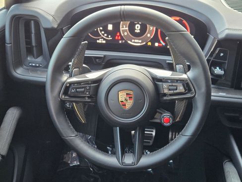 Certified 2025 Porsche Cayenne GTS AWD/4WD image 15