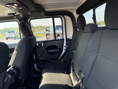Used 2022 Jeep Gladiator Sport image 21
