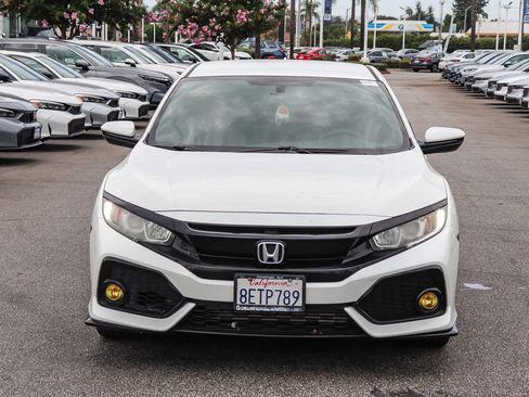Used 2018 Honda Civic Sport image 2
