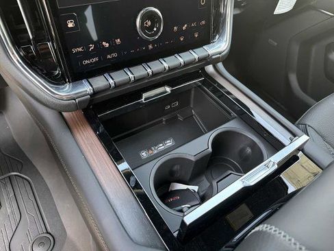 New 2026 GMC Yukon Denali w/ Sun & Power Step Package image 11