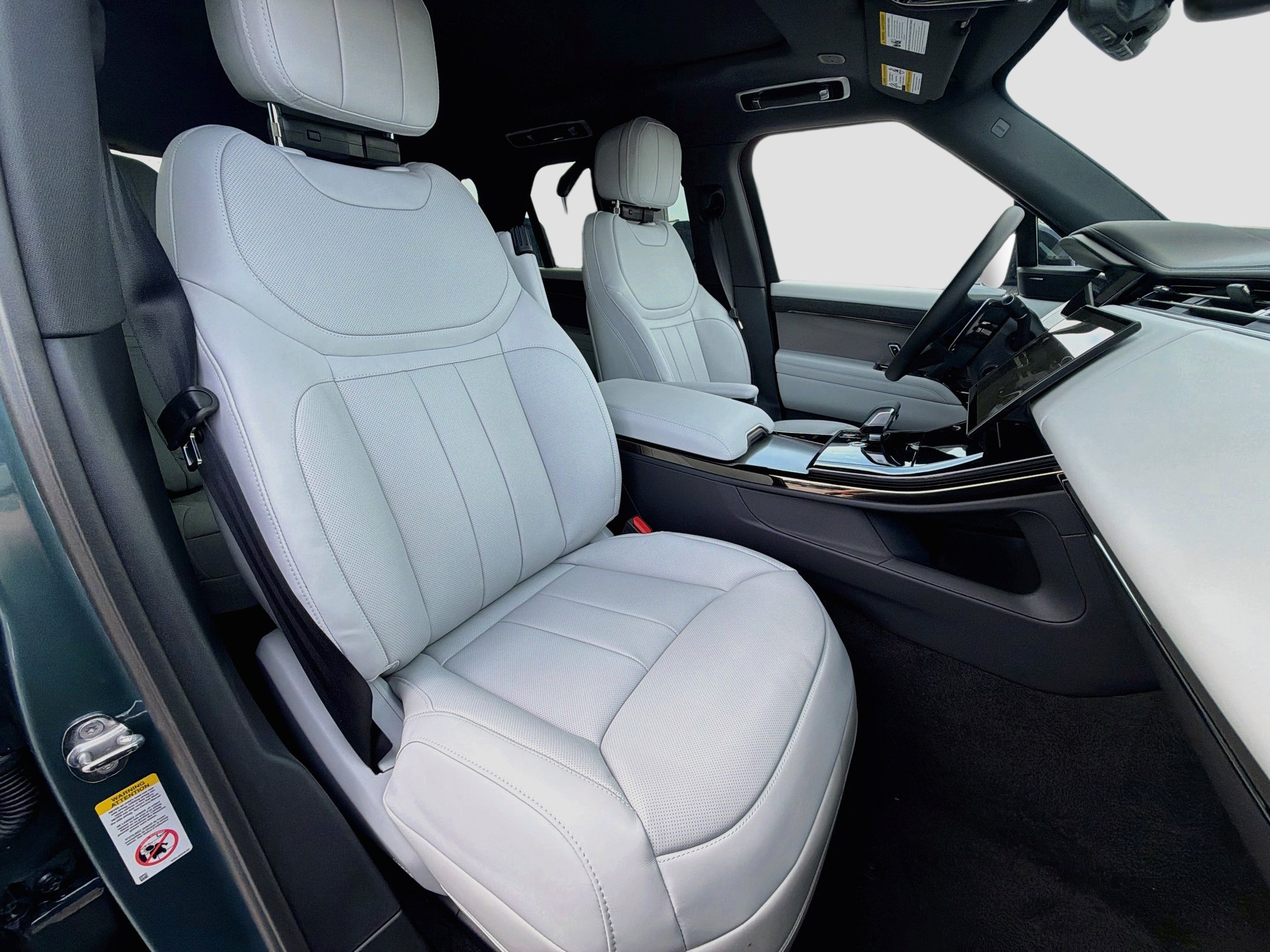 New 2027 Land Rover Range Rover Sport SE AWD/4WD image 16