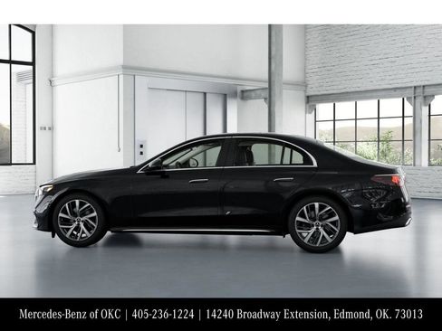 Used 2025 Mercedes-Benz E 350 Sedan image 33