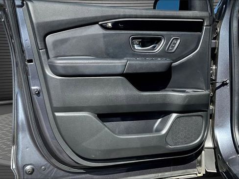 Used 2025 Honda Pilot EX-L image 19