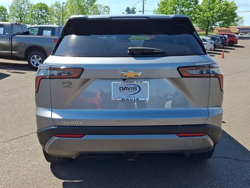 Used 2025 Chevrolet Equinox LT FWD image 5