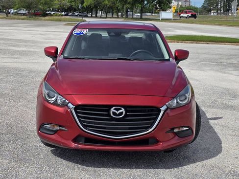 Used 2018 MAZDA MAZDA3 Touring image 2