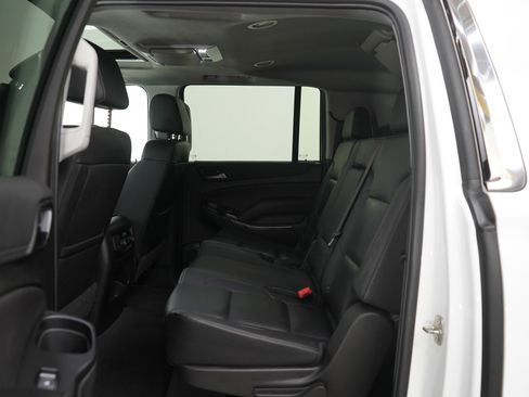 Used 2019 Chevrolet Suburban LT image 22