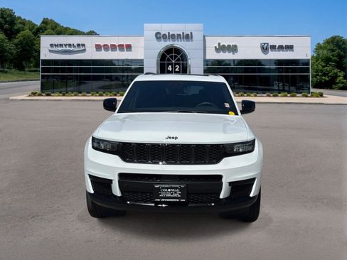 Used 2023 Jeep Grand Cherokee L Laredo AWD/4WD image 36