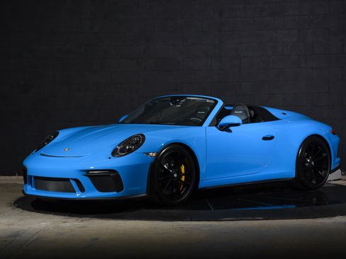 Used 2019 Porsche 911 Speedster RWD image 2