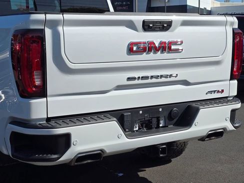 Used 2024 GMC Sierra 1500 AT4 w/ Technology Package AWD/4WD image 14