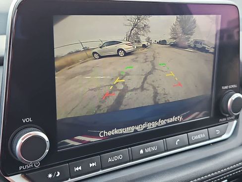 Used 2024 Nissan Rogue SV image 35