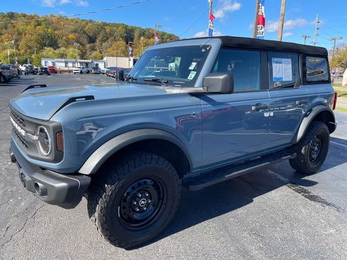 Used 2023 Ford Bronco Black Diamond image 2