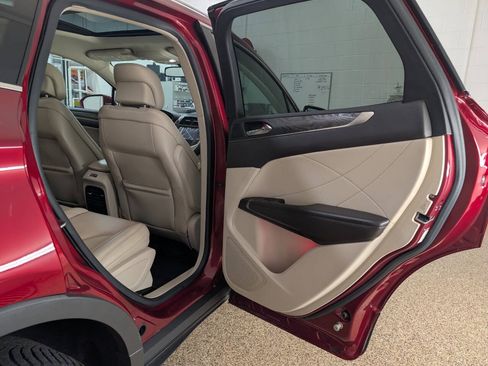 Used 2019 Lincoln MKC Reserve w/ MKC Technology Package AWD/4WD image 16