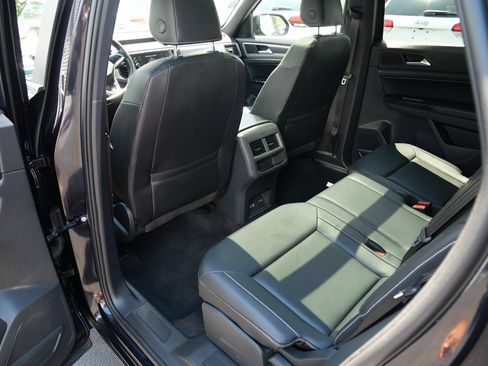 Used 2020 Volkswagen Atlas Cross Sport SE AWD/4WD image 19