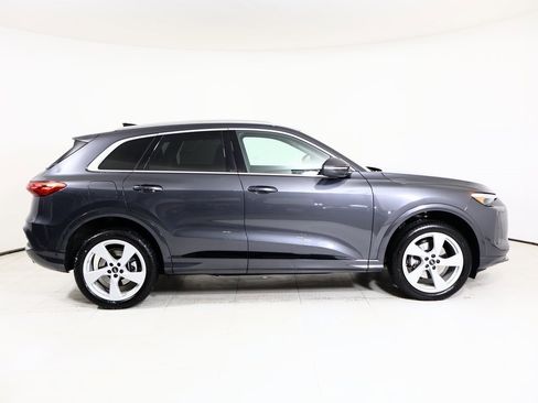 Used 2025 Audi Q5 Premium Plus w/ Premium Plus image 18