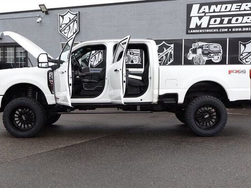 Used 2024 Ford F350 Platinum w/ FX4 Off-Road Package AWD/4WD image 32
