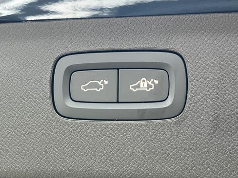 New 2026 Volvo XC90 B6 Plus w/ Protection Package Premier image 14