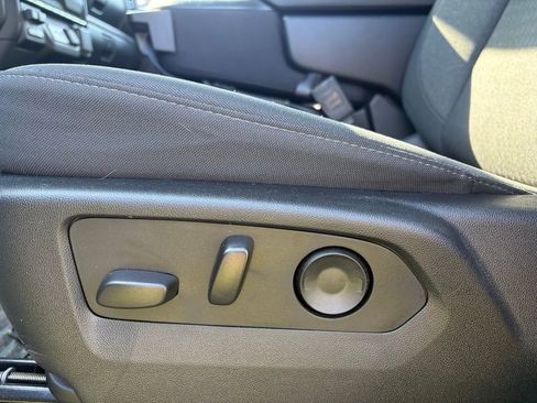 Used 2025 Chevrolet Silverado 2500 Custom w/ Custom Convenience Package image 9