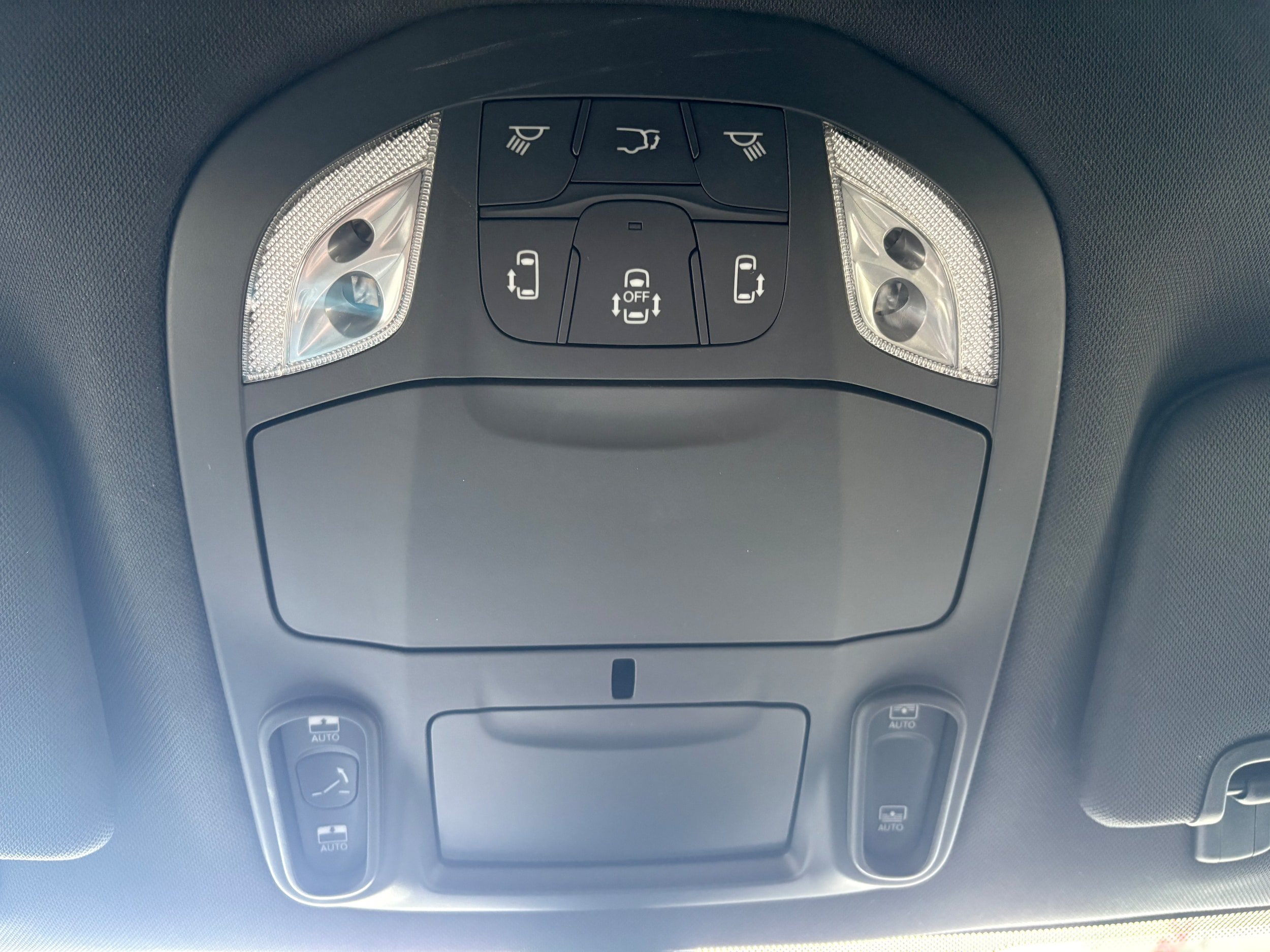 Certified 2025 Chrysler Pacifica Limited FWD image 30