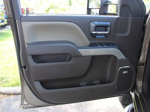 Used 2015 Chevrolet Silverado 2500 LTZ w/ Duramax Plus Package AWD/4WD image 10