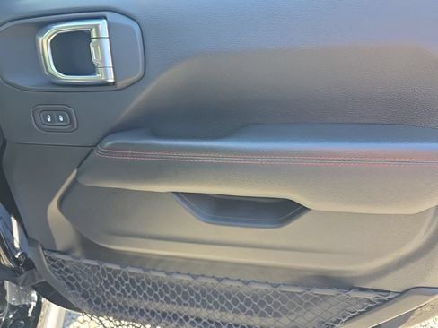 Used 2018 Jeep Wrangler Unlimited Rubicon w/ Steel Bumper Group AWD/4WD image 21
