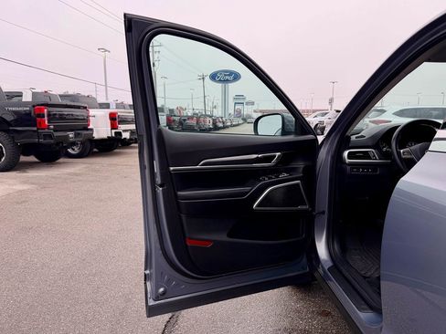 Used 2021 Kia Telluride LX image 11