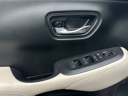 Certified 2024 Honda HR-V LX image 12