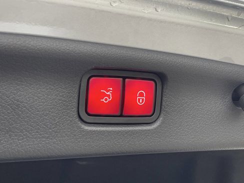 Used 2022 Mercedes-Benz C 300 4MATIC Sedan w/ AMG Line w/ Night Package image 23