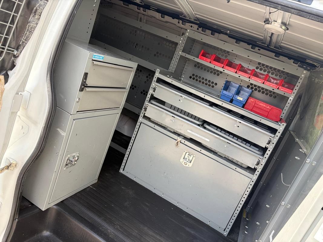 Used 2013 Chevrolet Express 2500 RWD image 16