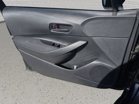 Used 2025 Toyota Corolla LE FWD image 27