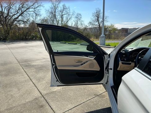 Used 2016 BMW 528i xDrive Sedan image 9