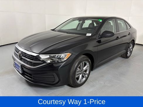 Used 2024 Volkswagen Jetta SE FWD image 5